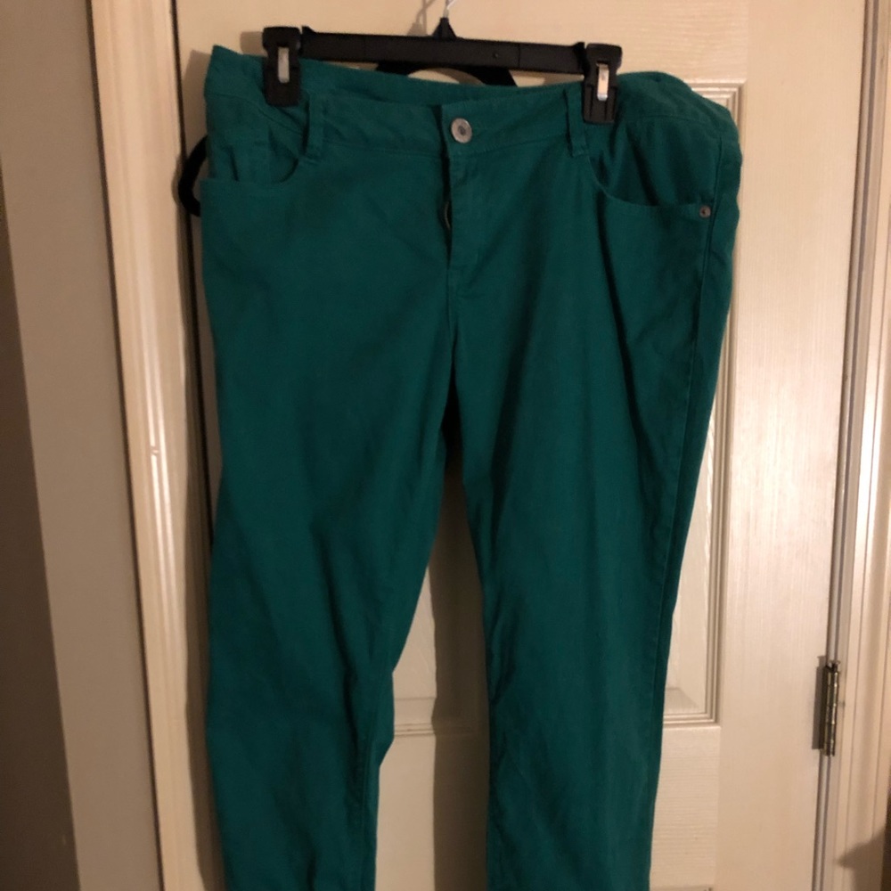 NWOT Kelly Green Skinny Jeans